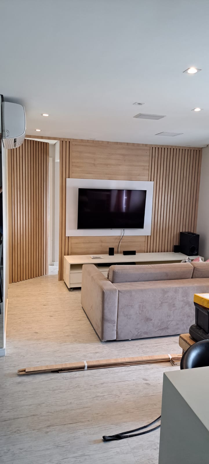 Painel ripado para sala de estar — Marcenaria Zacarias zona sul SP