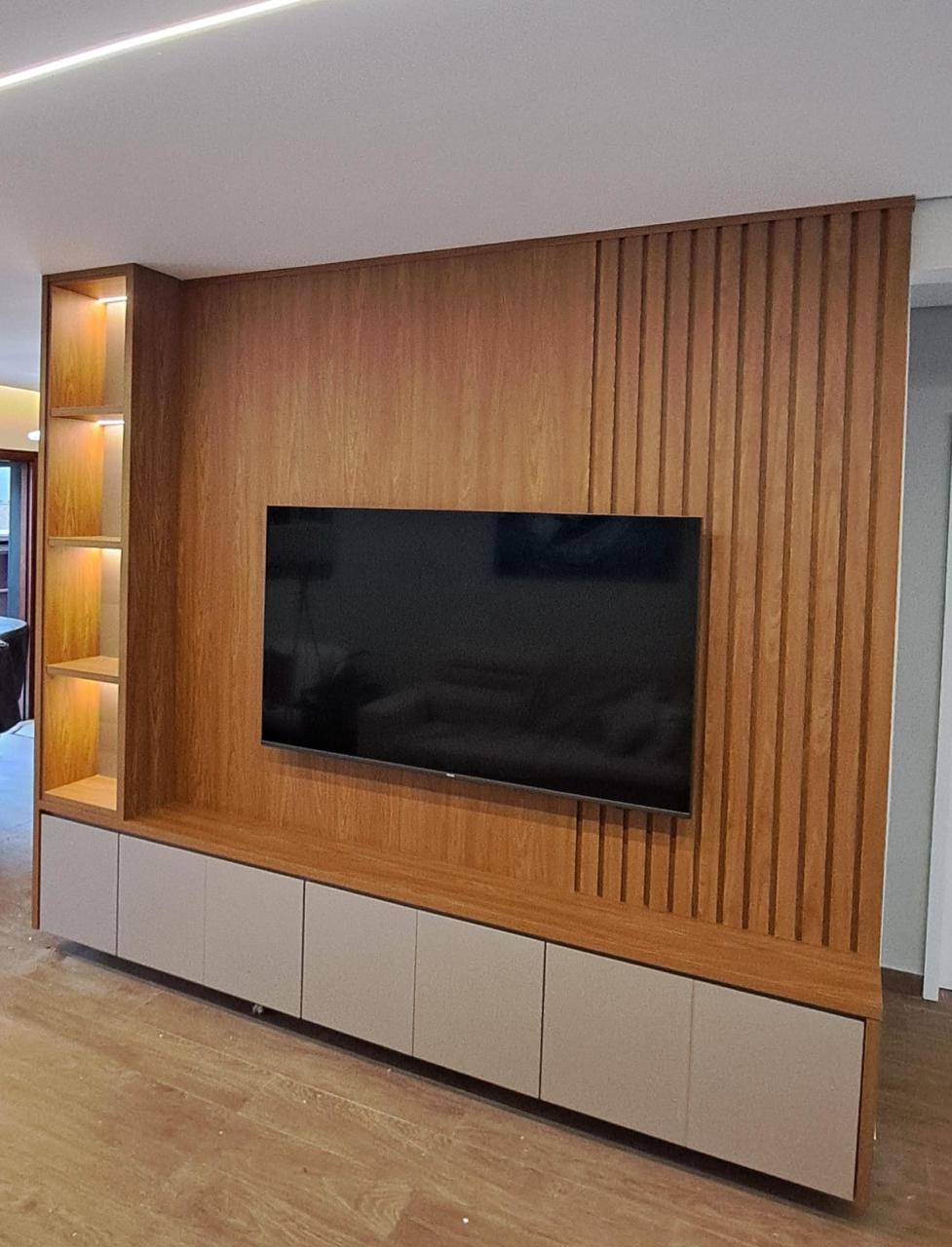 Painel para sala planejado sob medida — Marcenaria Zacarias, São Paulo